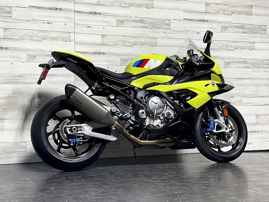 2022 BMW M1000RR