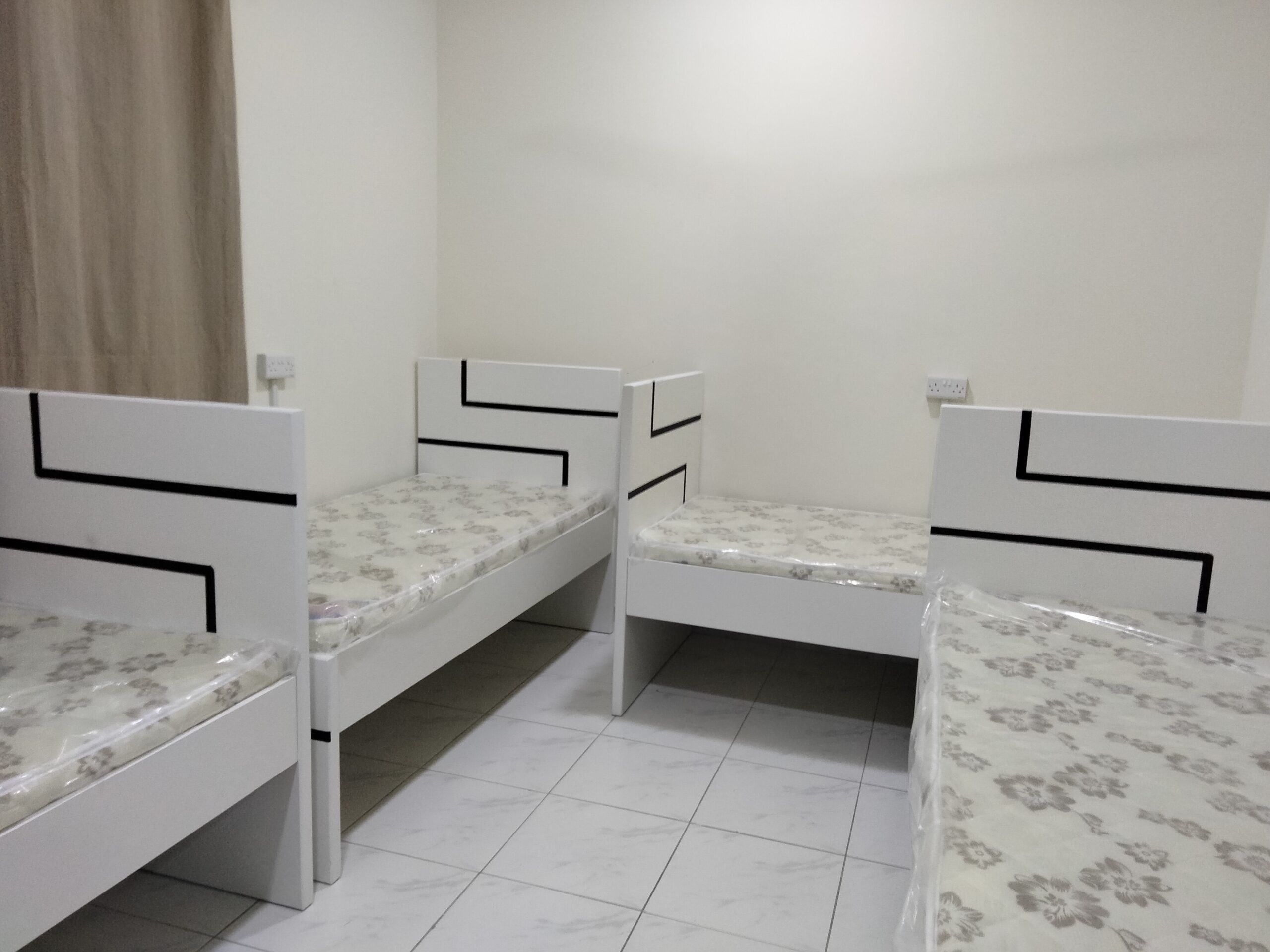 EXECUTIVE INDIAN LADIES BED SPACE AVAILABLE IN KARAMA DUBAI