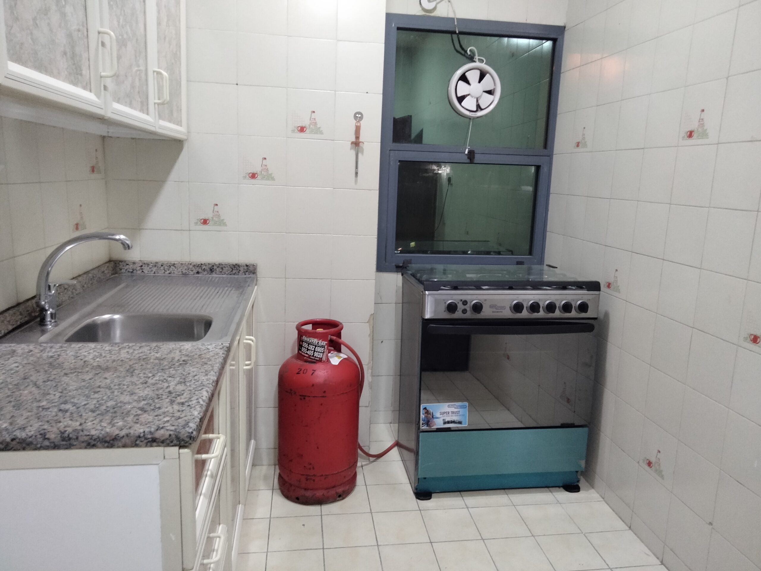 EXECUTIVE INDIAN LADIES BED SPACE AVAILABLE IN KARAMA DUBAI