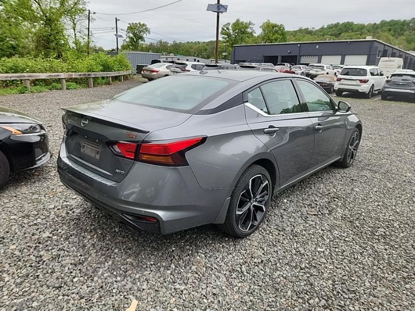 2023 NISSAN ALTIMA SR