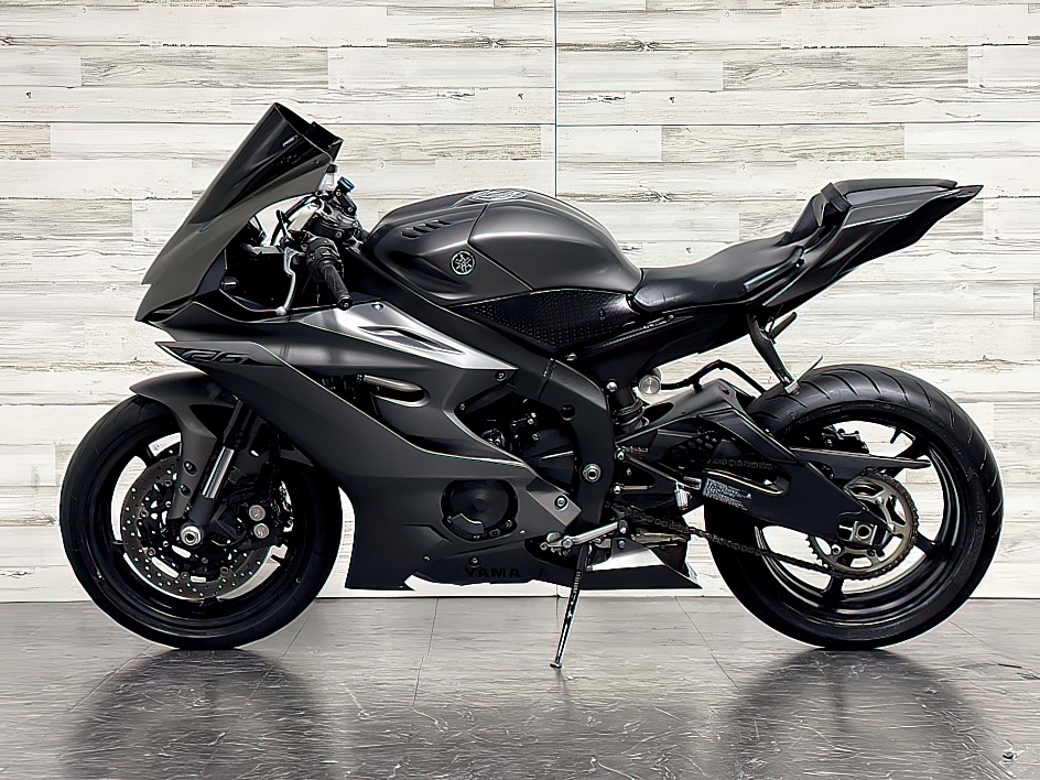 2018 Yamaha R6 available