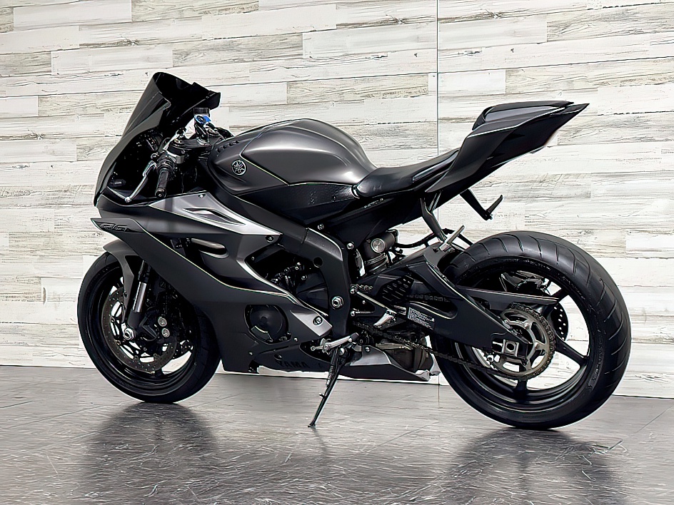 2018 Yamaha R6 available