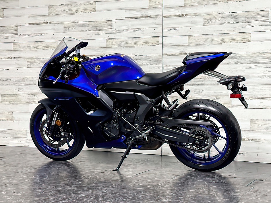 2022 Yamaha R7 available