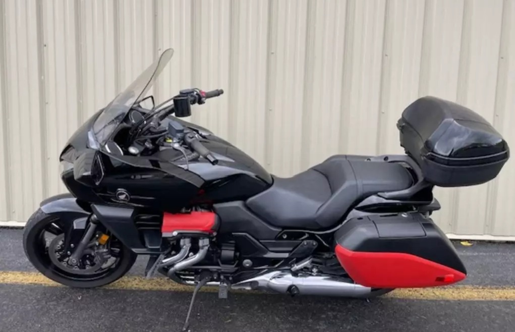 2014 HONDA  GOLD WING