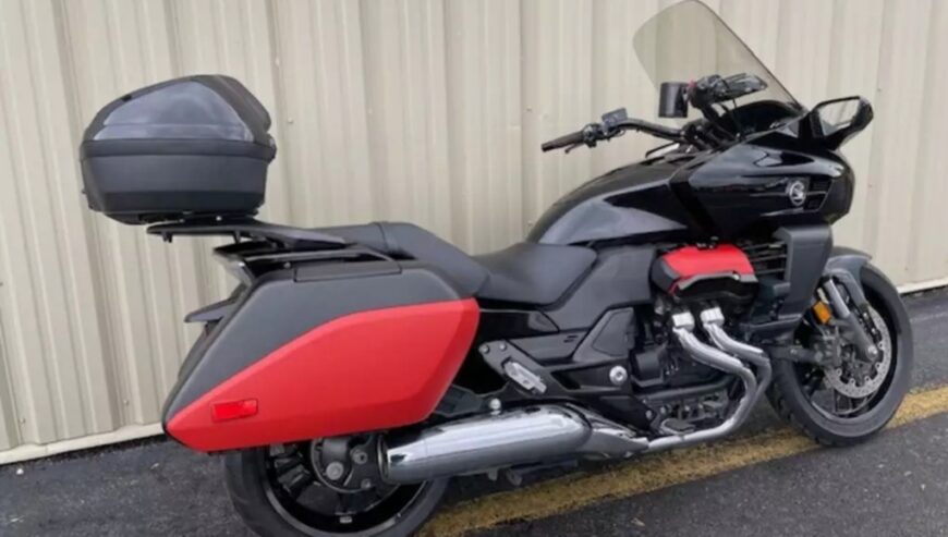 2014 HONDA  GOLD WING