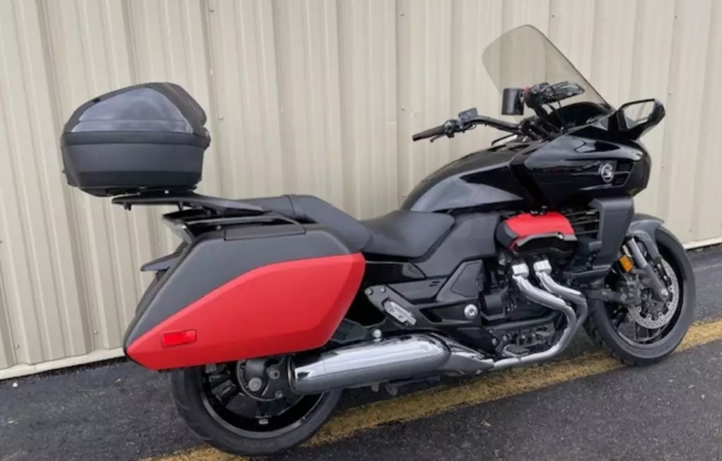 2014 HONDA  GOLD WING