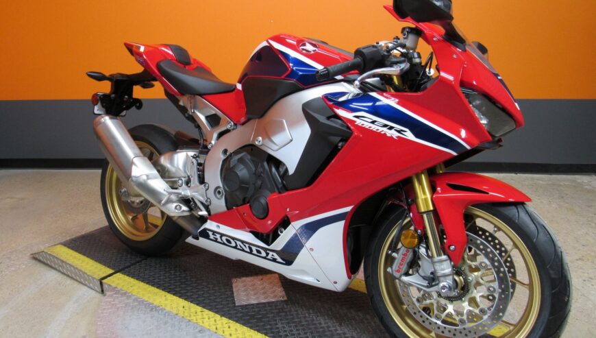 2017 HONDA CBR1000RR SP1