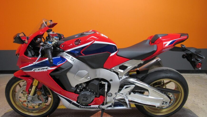2017 HONDA CBR1000RR SP1