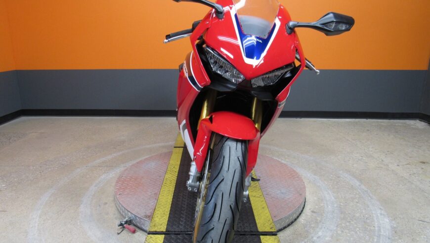 2017 HONDA CBR1000RR SP1