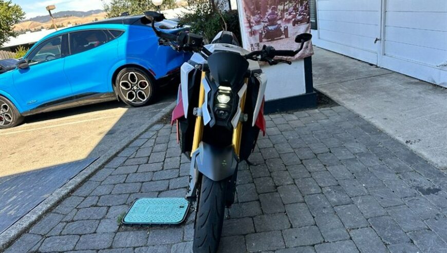 2024 Suzuki GSXS1000