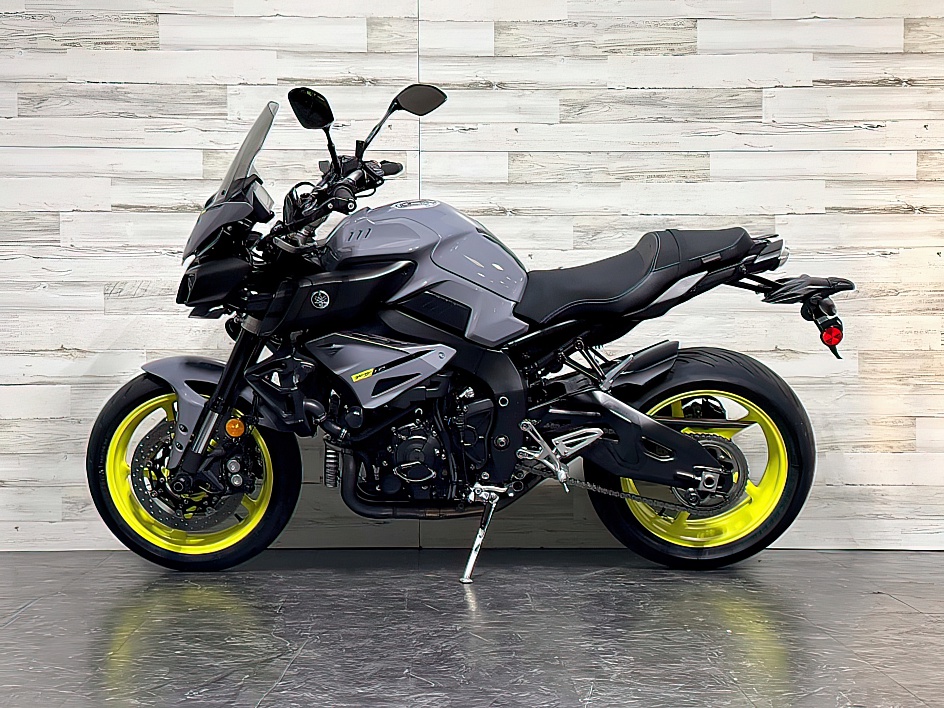 2017 Yamaha FZ-10 available