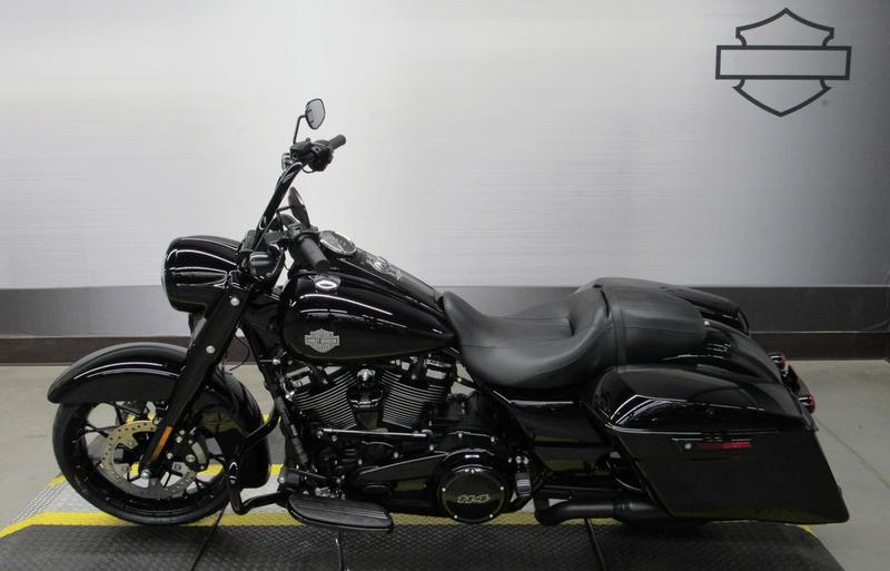 2025 Harley Davidson Road king available