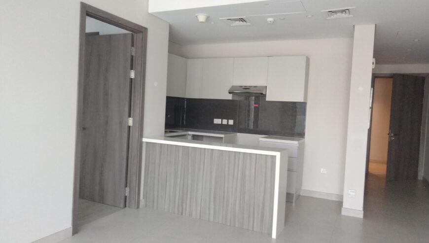 Unfurnished Studio Apartment for Rent in SOL Avenue, Business Bay – Prime Location | Modern Living | 490 sq. ft.