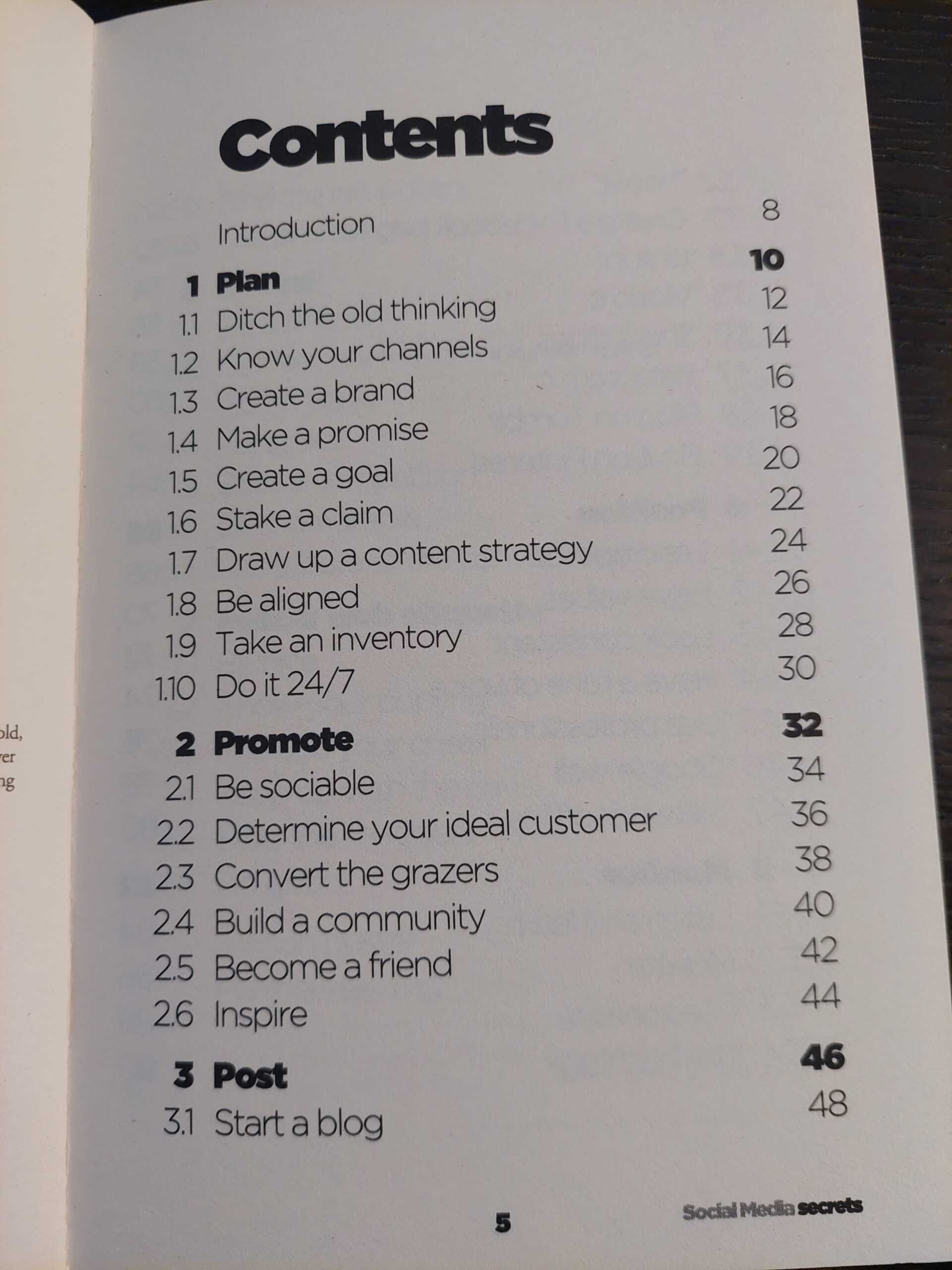 Social Media Secrets book by Carolyn Boyes