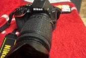 NIKON D5500 WITH ZOOM LENS