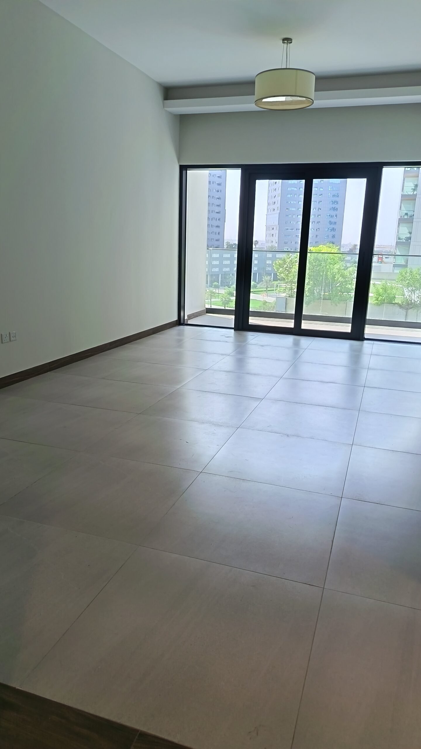 2 Bedroom Unfurnished Apartment for Rent in Business Bay, Dubai | Well Maintained | 12 CHEQUES