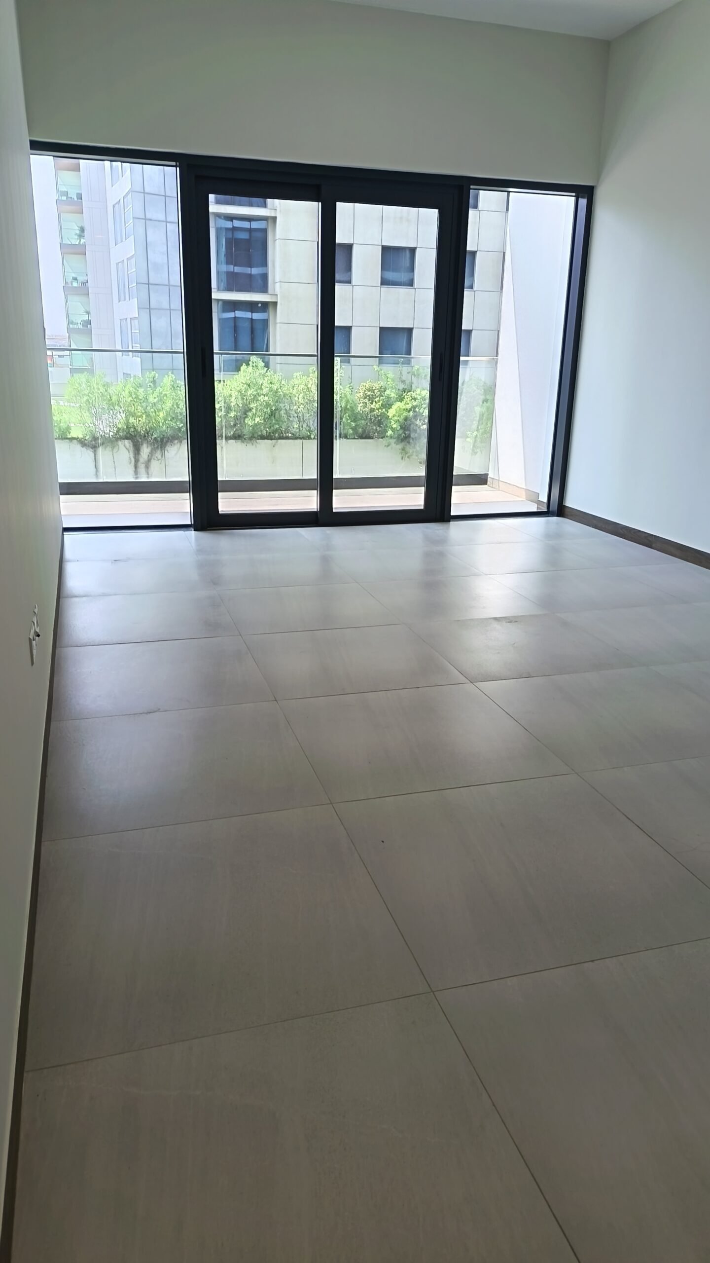 2 Bedroom Unfurnished Apartment for Rent in Business Bay, Dubai | Well Maintained | 12 CHEQUES