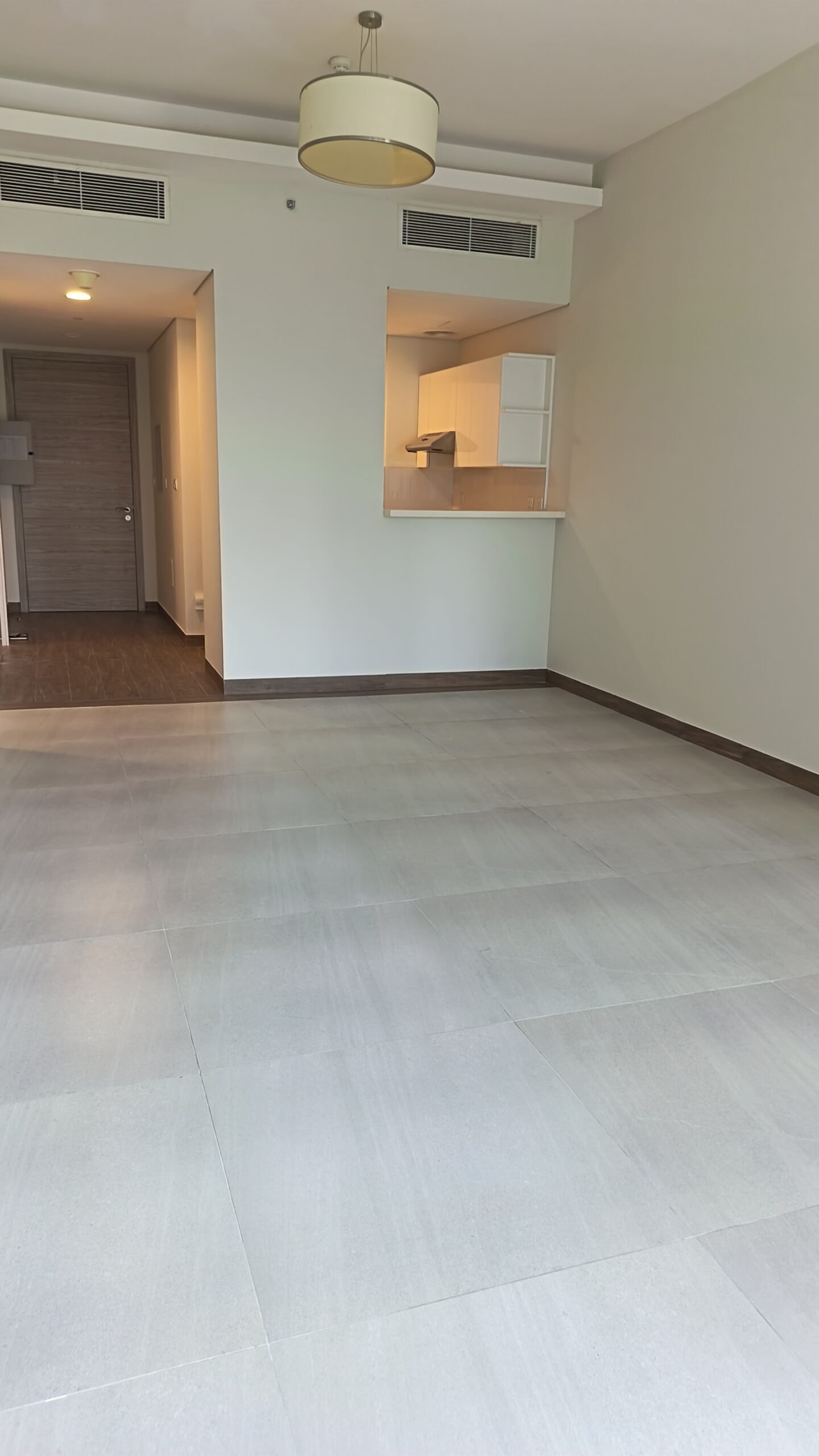 1 Bedroom Unfurnished Apartment for Rent in Business Bay | Well Maintained | 12 CHEQUES